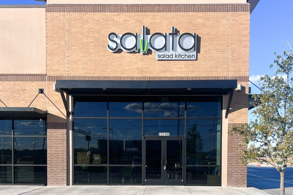 Picture of a salad chain.
